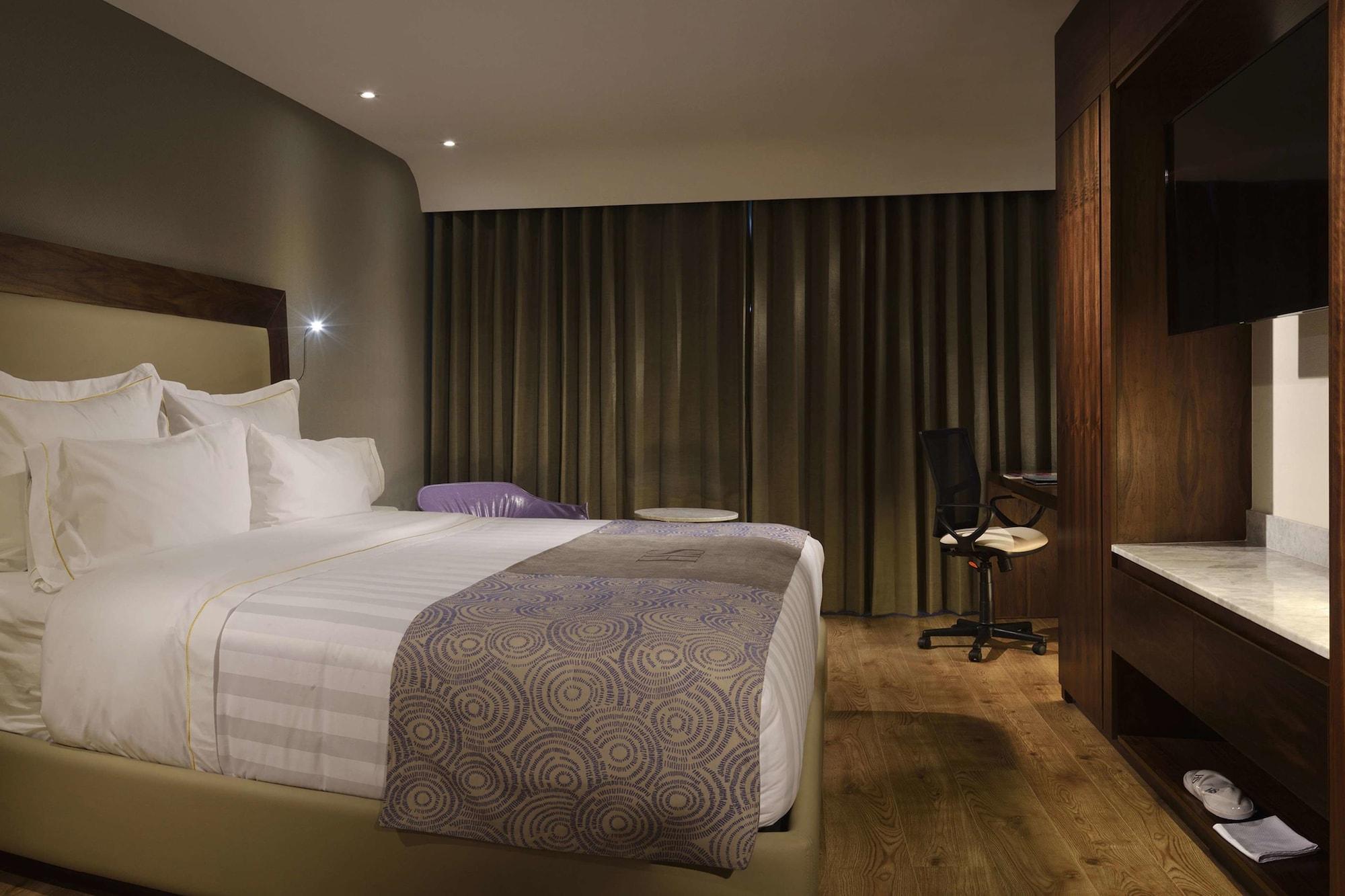 Hs Hotsson Hotel Силао Екстериор снимка